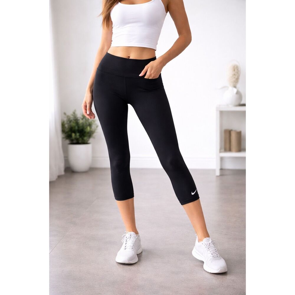 Nike Dri-FIT Black Capri Leggings Women’s XL Mid Rise